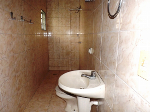 ALUGA-SE SOBRADO JD. ALVORADA PROX. COPEL