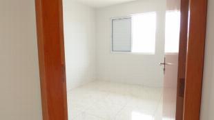 VENDO LINDA CASA NOVA C/ QUINTAL TODA EM CONCRETO E CHURRASQUEIRA, ACABAMENTO DE PRIMEIRA – QUASE NO CENTRO, UMA QUADRA DA RUA PRINCIPAL DA CIDADE