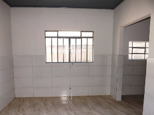 ALUGA-SE CASA DE FUNDOS VILA MORANGUEIRA