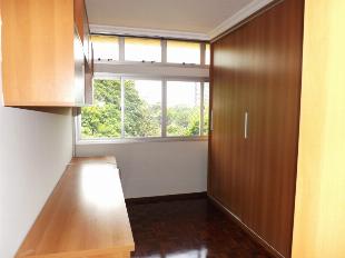 VENDE-SE EXCELENTE APTO ED. RIO DE JANEIRO. PRÓX. U.E.M