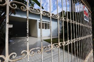 CASA COM SALA COMERCIASL JD. ALVORADA