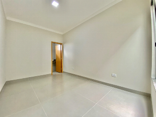 BELÍSSIMA CASA NO CONJUNTO ITAPARICA