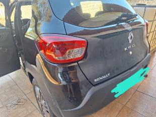 Kwid Intense 21/22 - Preto