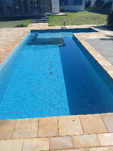 EXCELENTE CHÁCARA CONDOMÍNIO ZAUNA - LOCALIZAÇÃO PRIVILEGIADA.