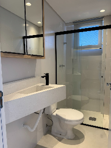Apartamento com 2 Quartos e 70 m² na Zona 07 - Maringá/PR