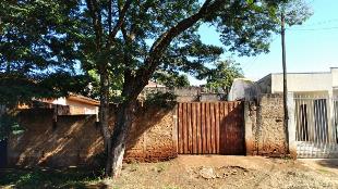 TERRENO JARDIM MADRI com casa.