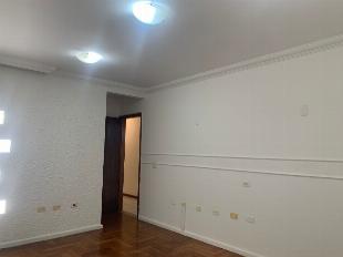 Apartamento em sobreloja para locação na Zona 3