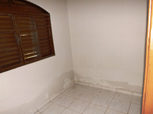 ALAUGA-SE CASA VILA MORANGUEIRA EM FRENTE AO COLÉGIO FARIA PIOLI