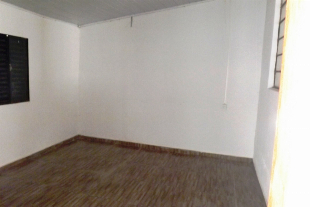 ALUGA-SE CASA CONJ. H. JOÃO DE BARROS CHAMPAGNAT PROX. AV. GUAIAPÓ