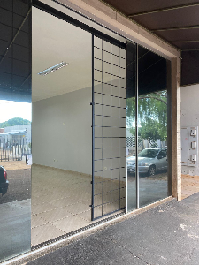 SALA - Prox Av. Morangueira
