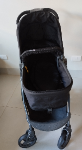 Carrinho de bebê e bebê conforto Galzerano