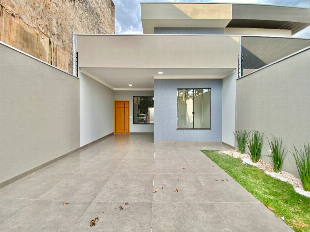 BELÍSSIMA CASA NO CONJUNTO ITAPARICA