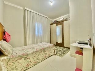 OPORTUNIDADE DE CASA SEMI MOBILIADA COM 05 SUÍTES NO JARDIM REAL
