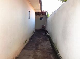 ALUGA-SE CASA DE FUNDOS  CONJ. GUAIAPÓ