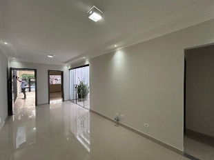 Casa com 3 Quartos, 130 m² - Jardim Alvorada, Maringá/PR