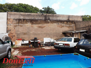 VENDE-SE 1/2 TERRENO JD QUEBEC ACIMA DA AV. SÃO JUDAS TADEU