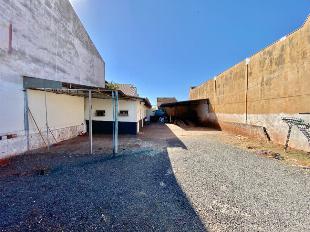 TERRENO COMERCIAL COM CASA NO JARDIM MONTE REI