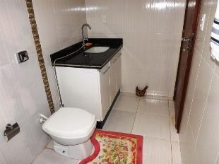 BELO SOBRADO MOBILIADO EM UMUARAMA-PR VENDE-SE OU TROCA POR IMOVEL EM MARINGÁ DE (-) OU (=) VL.