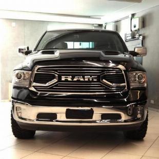RAM 1500 CLASSIC LARAMIE 5.7 CD V8 4X4 AUT. 2022