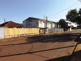 VENDE-SE TERRENO  641M². VILA SANTO ANTONIO PROX. DA IGREJA E DA COPEL.