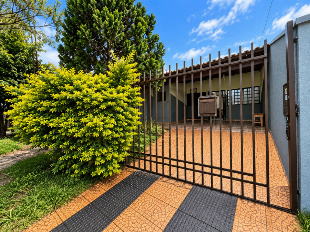 Imagem do anuncio CASA À VENDA OU LOCAÇÃO | 3 QUARTOS SENDO 1 SUÍTE | JARDIM HIGIENÓPOLIS – MARINGÁ