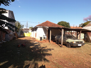 VENDE-SE CASA VILA SANTO ANTONIO PRÓX. IGREJA. TERRENO 641M².