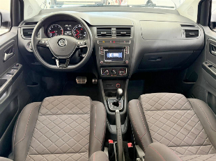 Volkswagen Fox Highline 1.6 Flex (Baixo Km)