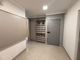 Apartamento Mobiliado para Locação com Suíte, Escritório, Sacada e Garagem Coberta