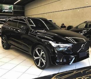 VOLVO XC60 T8 ULTIMATE DARK 2023