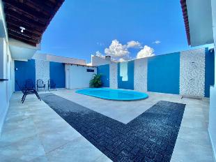 OPORTUNIDADE DE CASA SEMI MOBILIADA COM 05 SUÍTES NO JARDIM REAL