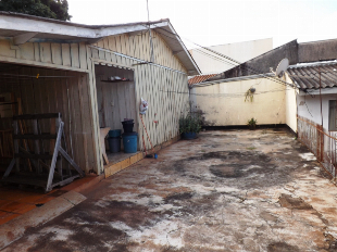 VENDE-SE 2 CASAS NO TERRENO JD ALVORADA PROX. PRAÇA SÃO VICENTE