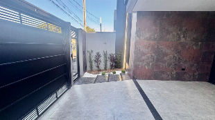 Linda Residência Maringá com 2 Suítes + 1 quarto.