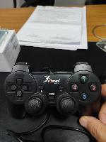 Controle para Pc com design ergonômico e 12 botões. Usado, funcionando perfeitamente.