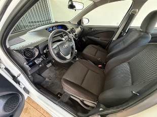 TOYOTA ETIOS SEDAN X 1.5 AUTOMÁTICO