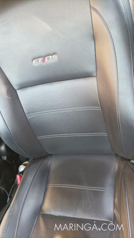 Etios Hatch Platinum Automático