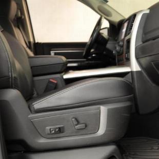 RAM 1500 CLASSIC LARAMIE 5.7 CD V8 4X4 AUT. 2022