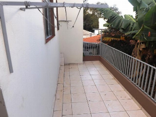 ALUGA-SE APTO SOBRE LOJA NA PRAÇA SÃO VICENTE JD. ALVORADA