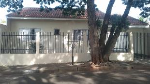 Imagem do anuncio OTIMA CASA CIDADE ALTA  -LOTE INTEIRO