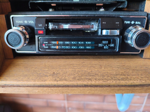 RÁDIO CORUJINHA BOSCH GEMINI E TOCA-FITAS TKR