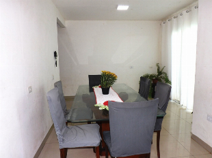 VENDE-SE SOBRADO JD IMPERIAL II. TROCA POR IMOVEL ATÉ 50% DO VALOR
