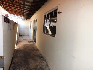 ALUGA-SE CASA DE FUNDOS  CONJ. GUAIAPÓ