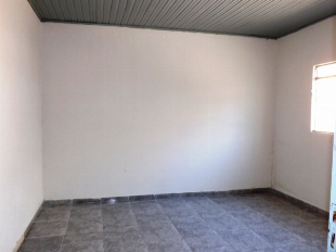 ALUGA-SE CASA DE FUNDOS VILA MORANGUEIRA