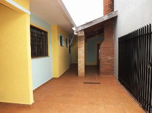 ALUGA-SE BELA CASA VILA MORANGUEIRA PROX. SANEPAR