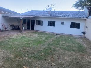 VENDO CASA EM RUA COMERCIAL     NO JARDIM BATEL