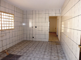 ALUGA-SE CASA JD LICCE. MARINGÁ
