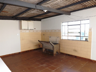 ALUGA-SE APTO SOBRE LOJA. COMERCIAL OU RESIDENCIAL. AV. PEDRO TAQUES Nº 1350. EM FRENTE A SANEPAR