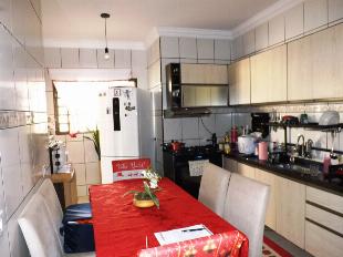VENDE-SE CASA PQUE RES TUIUTI BOA LOCALIZAÇÃO