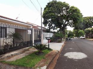 VENDE-SE CASA PQUE RES TUIUTI BOA LOCALIZAÇÃO