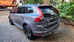 VOLVO XC60 D5 MOMENTUM 2017