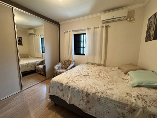 Casa no Condomínio Monte Alto